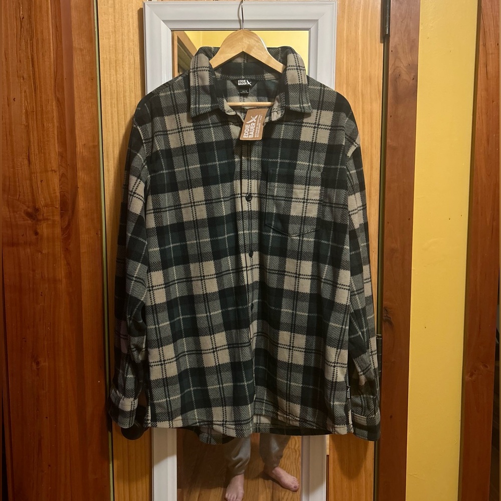 Eddie Bauer thick button-down‎ shirt